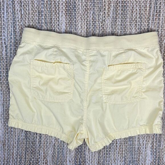 Style & Co. Yellow Shorts Size Large - Picture 6 of 6